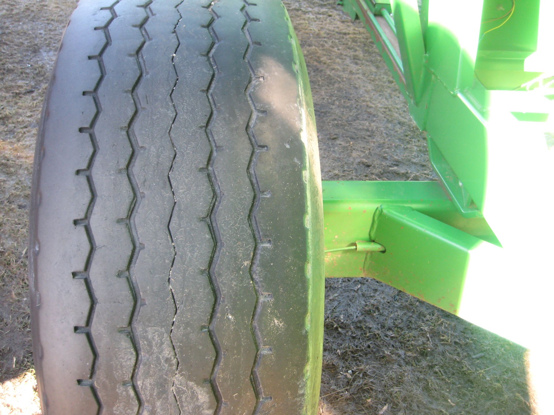 Brent 540 Gravity Wagon, 425-65R/22.5 tires, green - Image 6 of 13