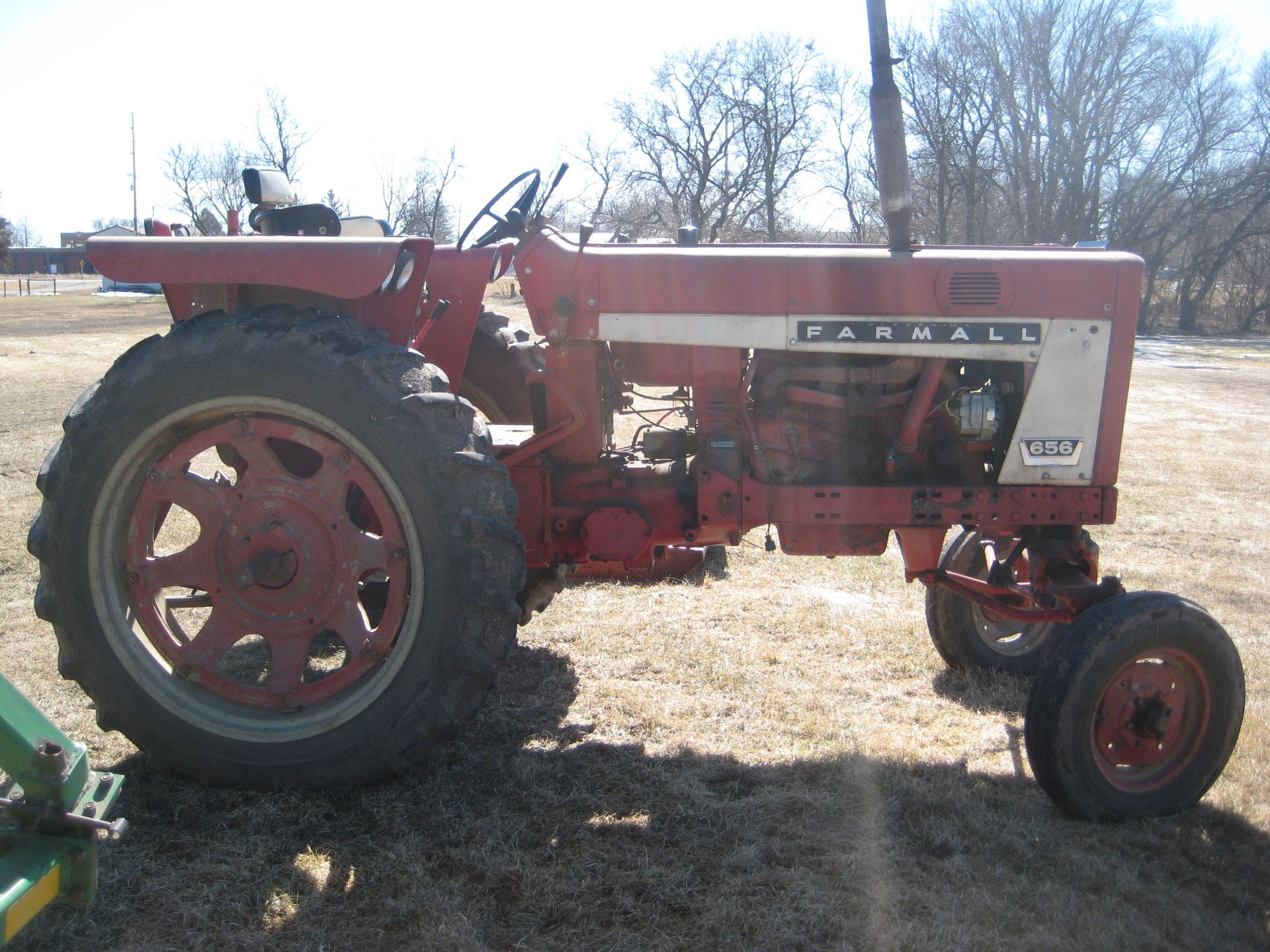 FARMALL 656, GAS, USED LITTLE LAST FEW YEARS, NO KNOWN PROBLEMS, 15.5x 38 Tires, SN-24032 - Image 3 of 18