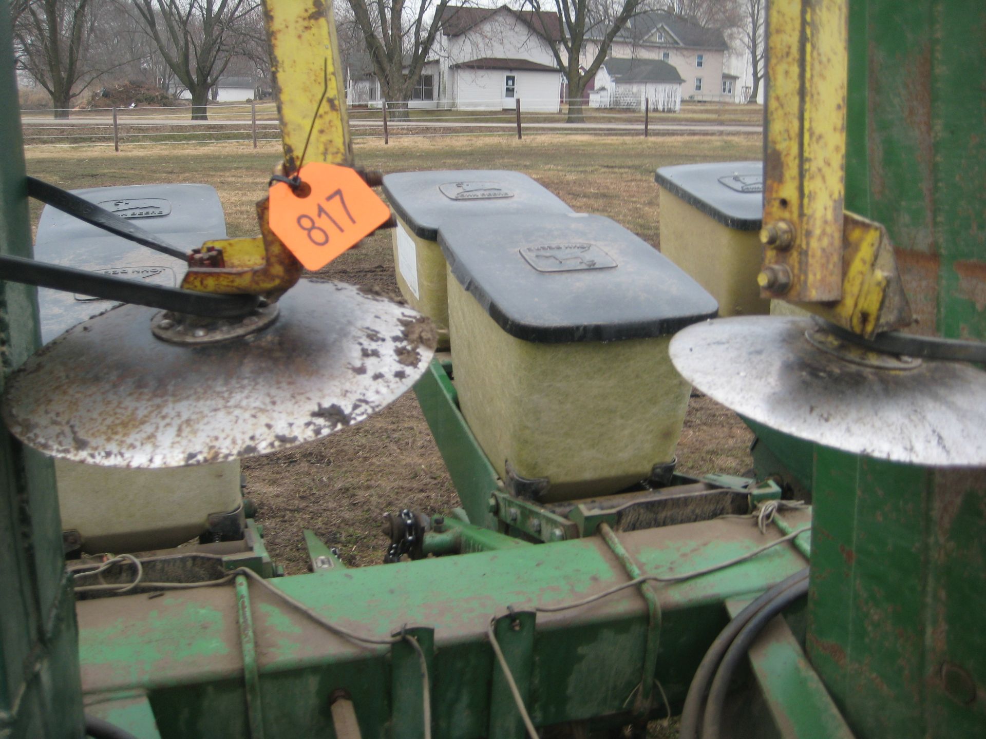 JD 7000 Planter, No Till Coulters, Hyd. wing fold, Mont., Corn & Bean Meters, SN- 51539 - Image 15 of 17