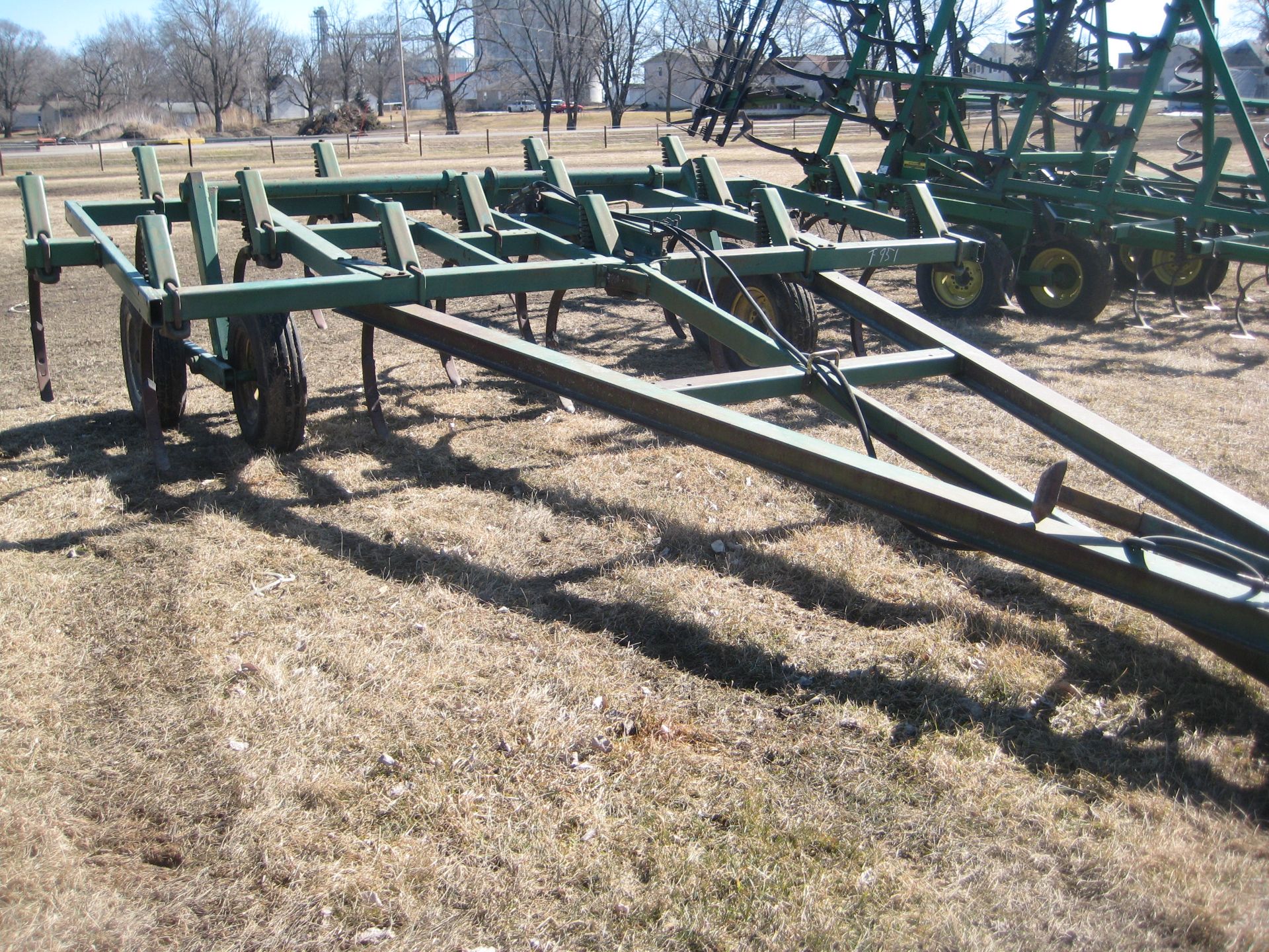 JOHN DEERE 16’ CHISEL PLOW - Image 3 of 11