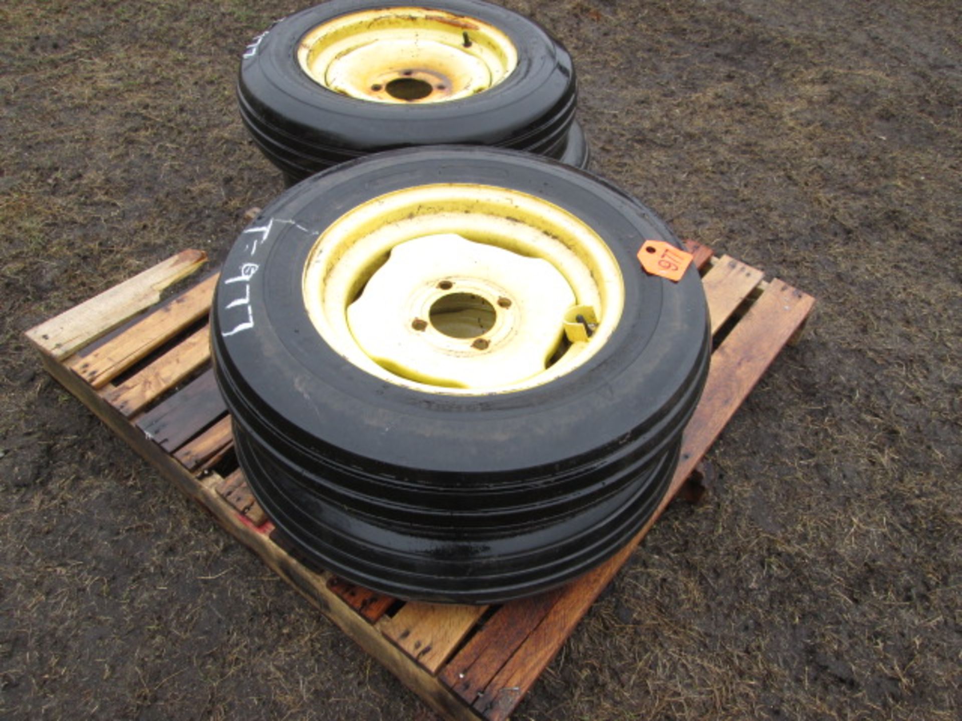 BATWING TIRES (4)