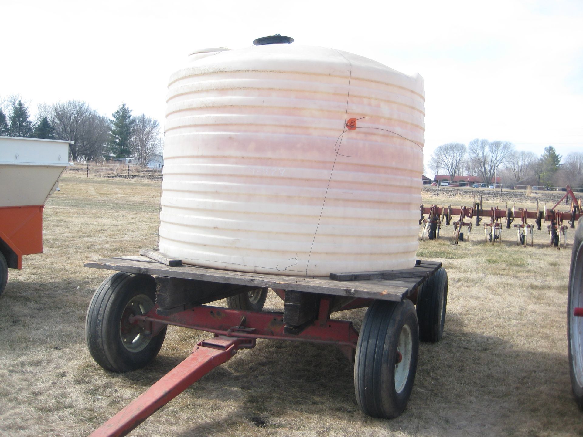 1200 GAL. WATER WAGON, 3HP BRIGGS & STRATTON PUMP, 1.5" PLUMBING, MONTGOMERY WARD GEAR