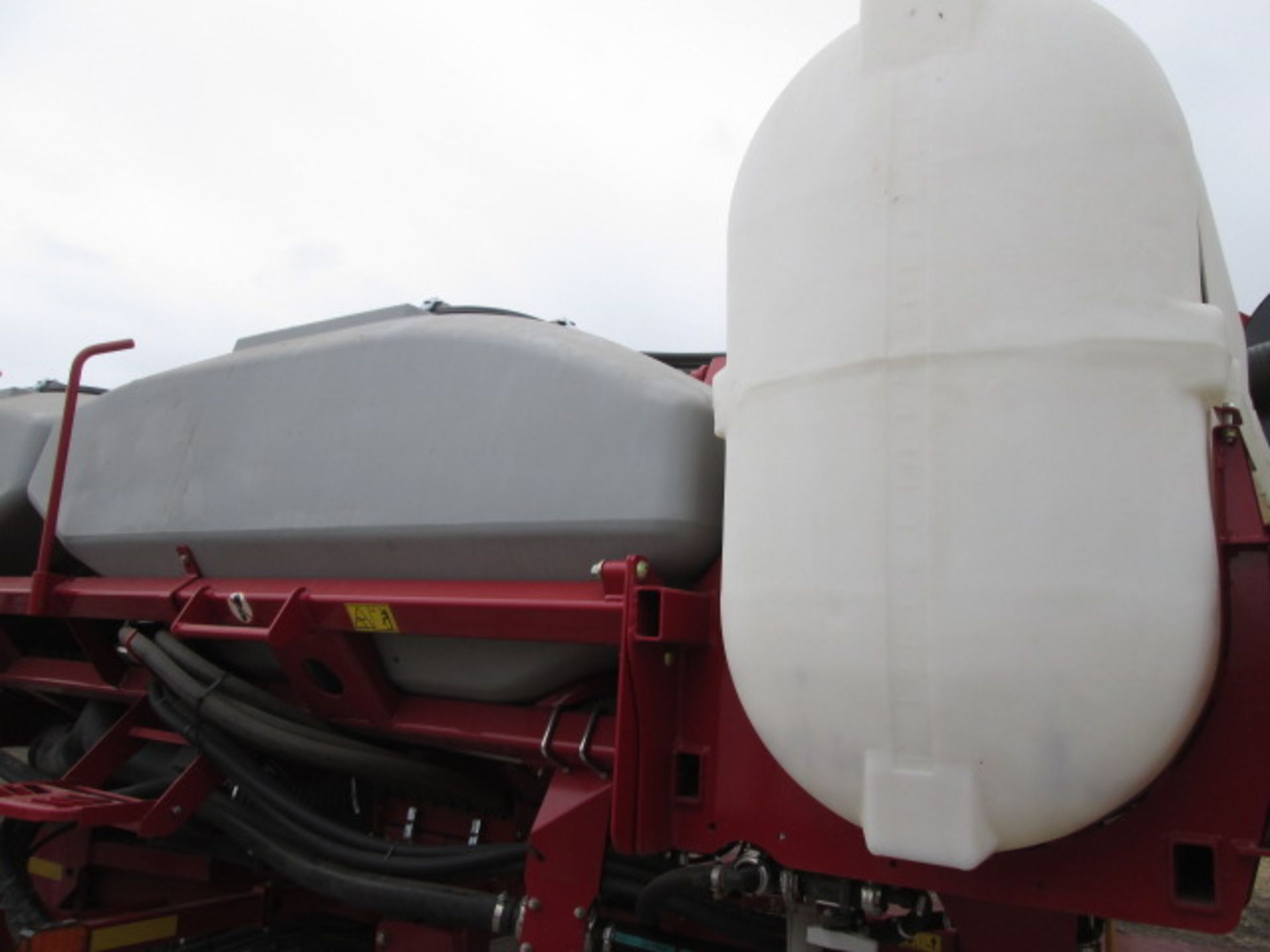 ’18 CASE-IH 2140 24R22” PLANTER, SN YHS073507, HYD DOWN PSI, LIQUID FERT, TW, USED ON 1200 ACRES - Image 23 of 41