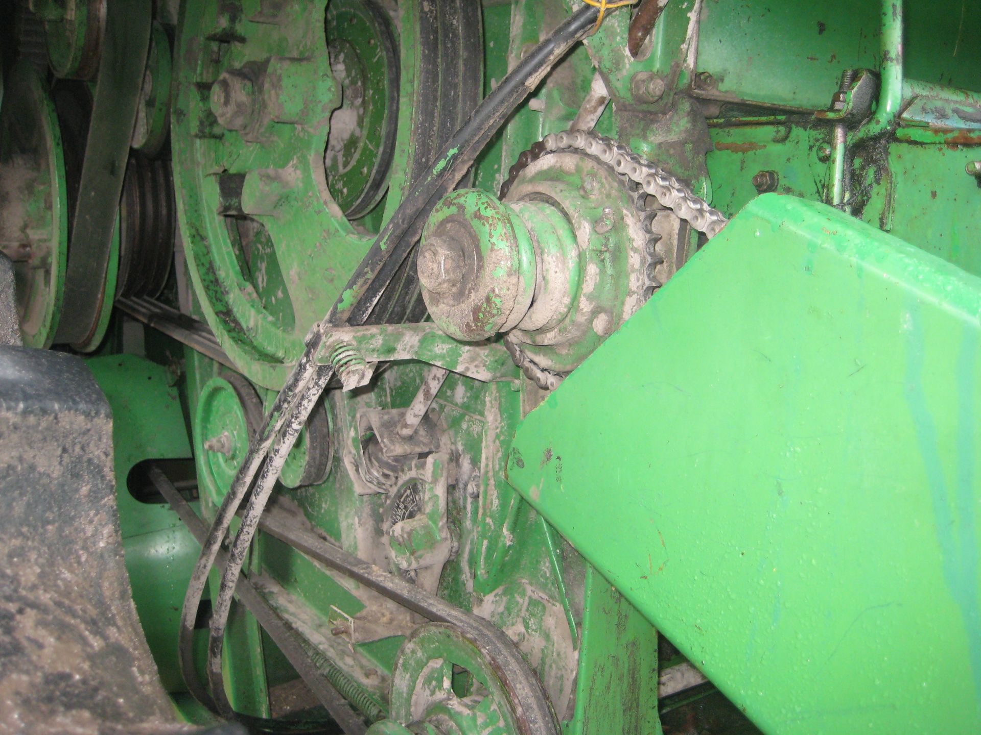 '75 JOHN DEERE 6600 DIESEL COMBINE, 3847 HRS, 23.1/26 TIRES, STRAW CHOPPER, HINIKER TANK EXTENSION - Image 23 of 33