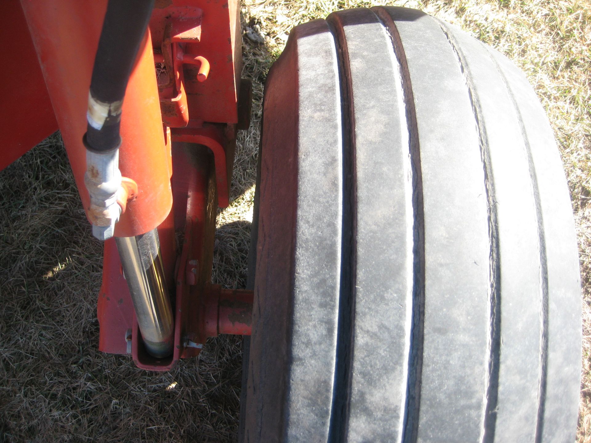 NH 499 12' Hydra Swing Mower Conditioner - Image 12 of 17