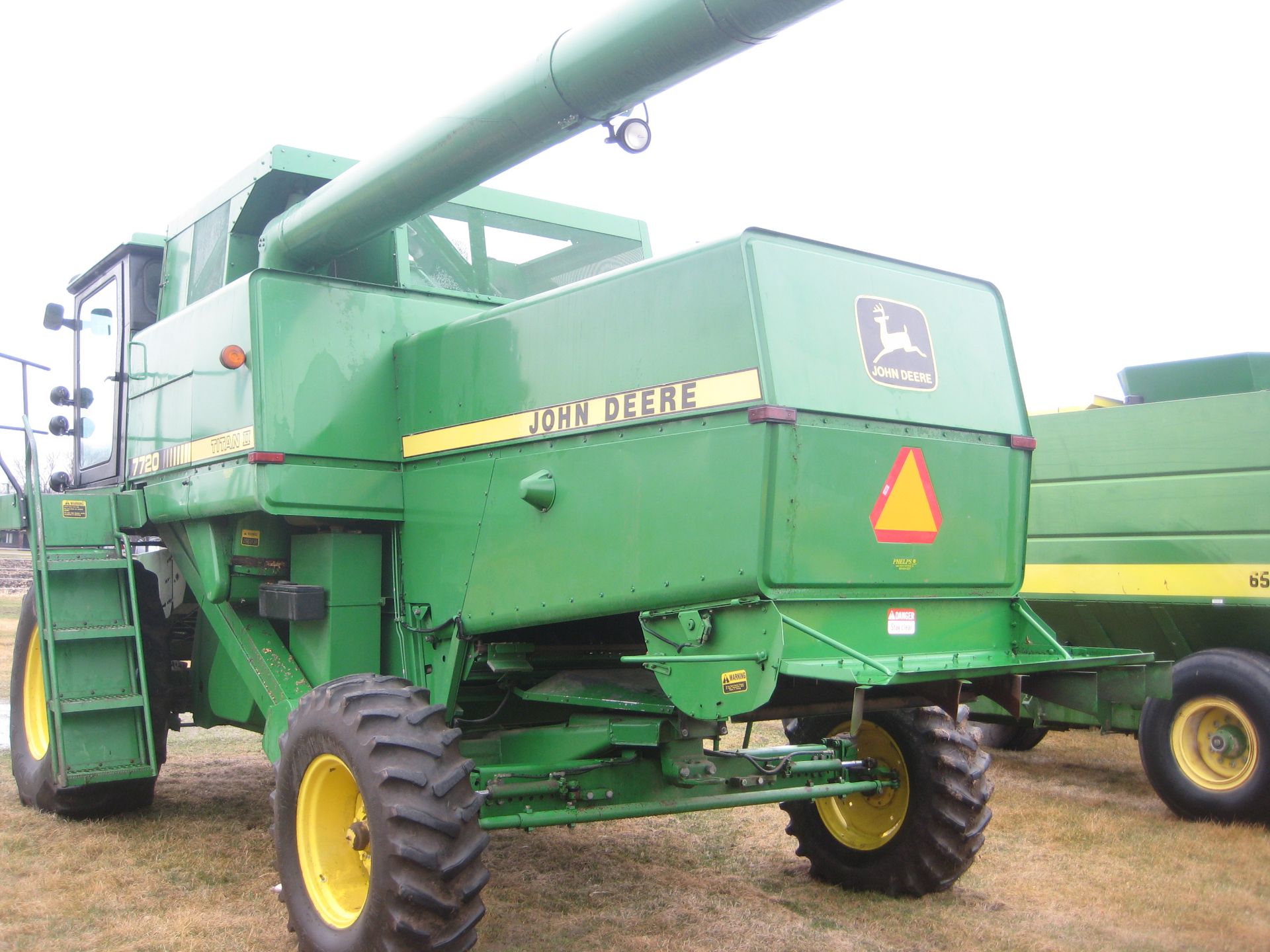 '88 JD 7720 TITAN II, 24.5x32, AUX. FUEL TANK, 3484 HRS, SN-625402 - Image 4 of 23