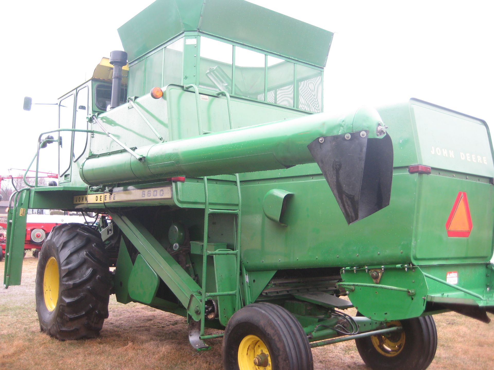 '75 JOHN DEERE 6600 DIESEL COMBINE, 3847 HRS, 23.1/26 TIRES, STRAW CHOPPER, HINIKER TANK EXTENSION - Image 7 of 33