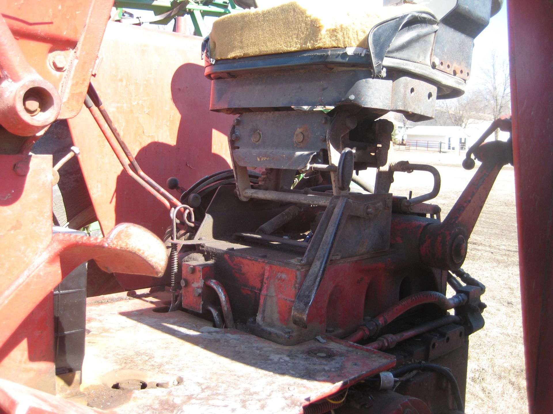 FARMALL 656, GAS, USED LITTLE LAST FEW YEARS, NO KNOWN PROBLEMS, 15.5x 38 Tires, SN-24032 - Image 16 of 18