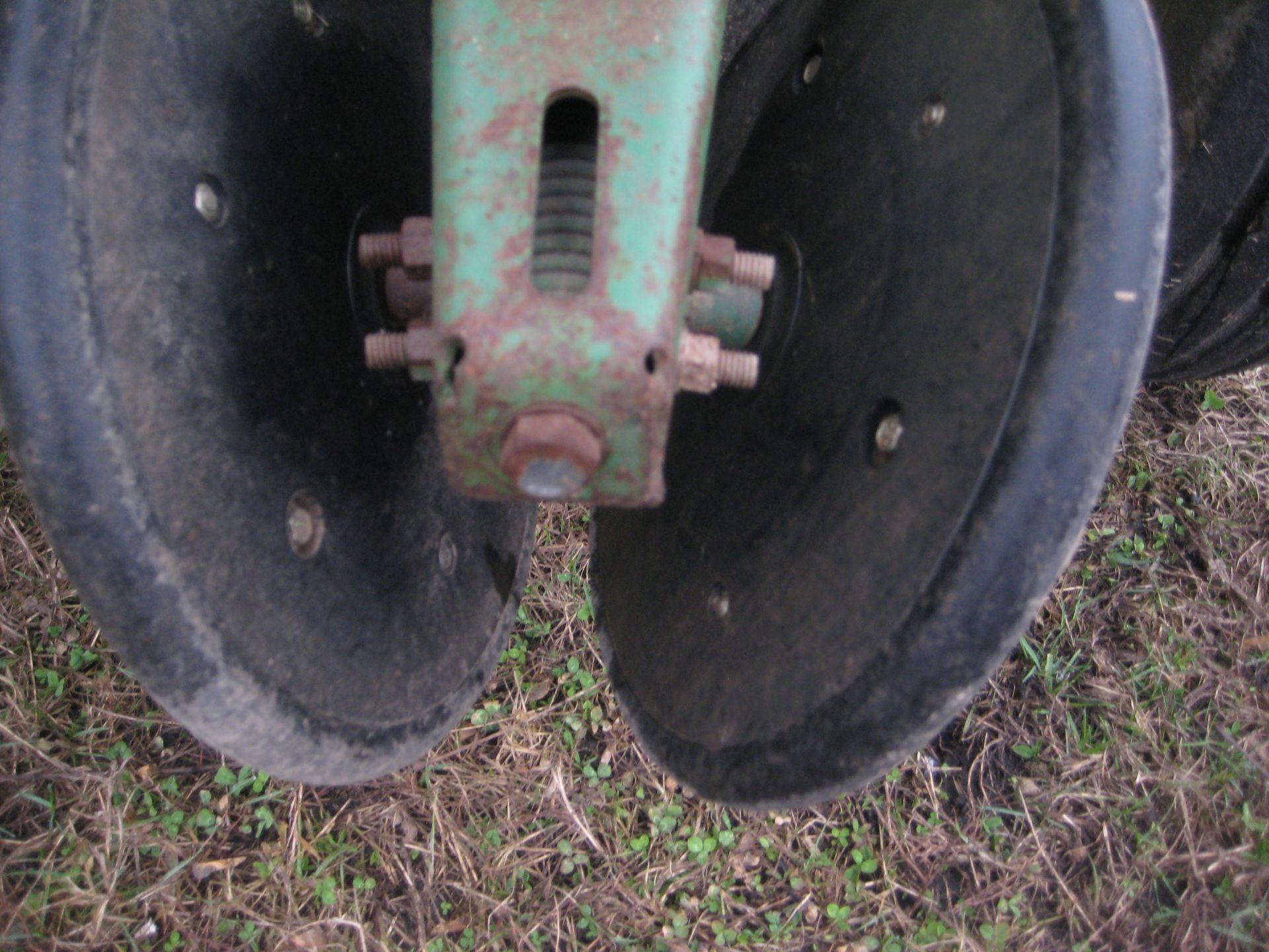 JD 7000 Planter, No Till Coulters, Hyd. wing fold, Mont., Corn & Bean Meters, SN- 51539 - Image 5 of 17