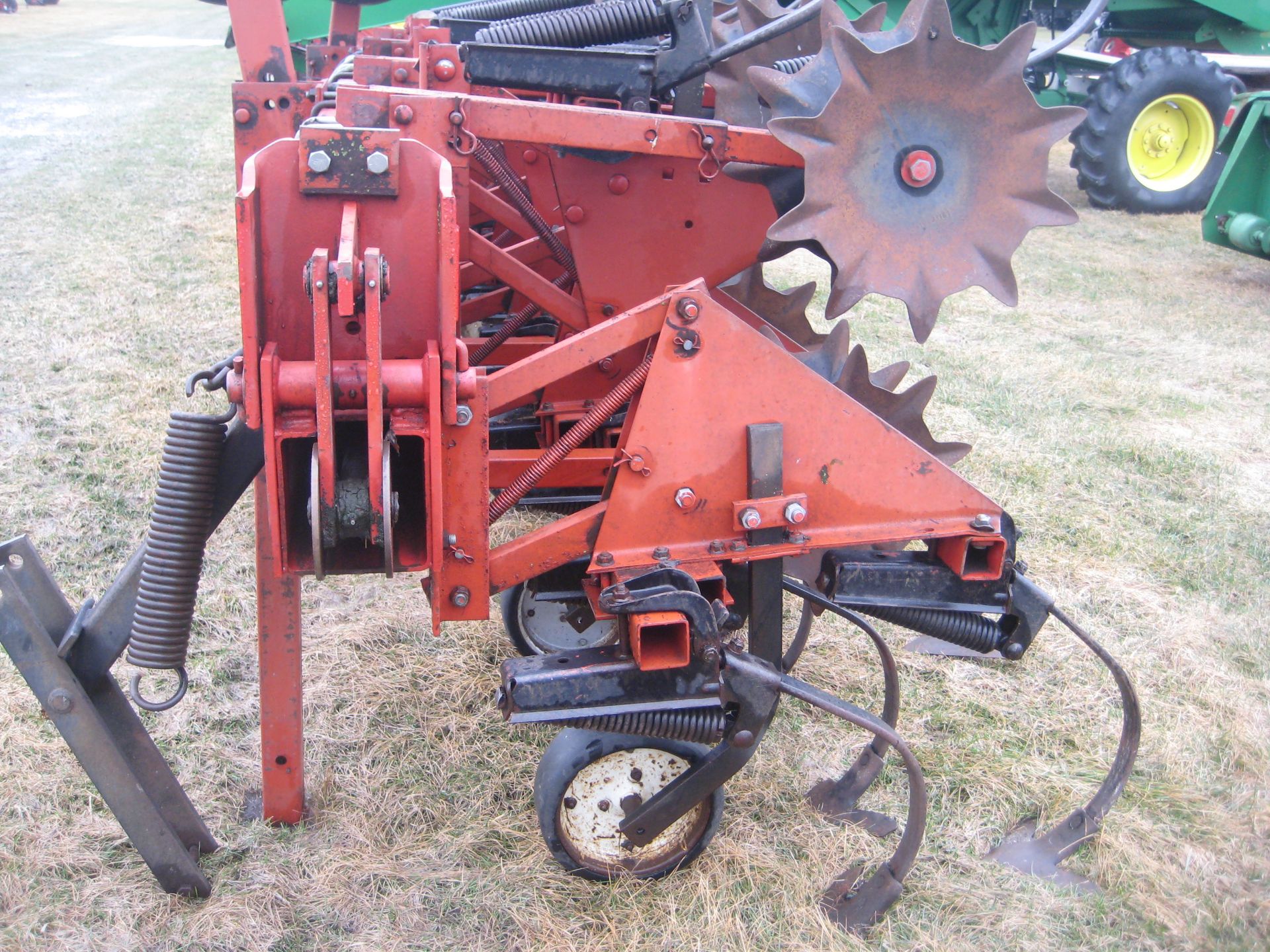 IH 183 12R CULTIVATOR - Image 14 of 14