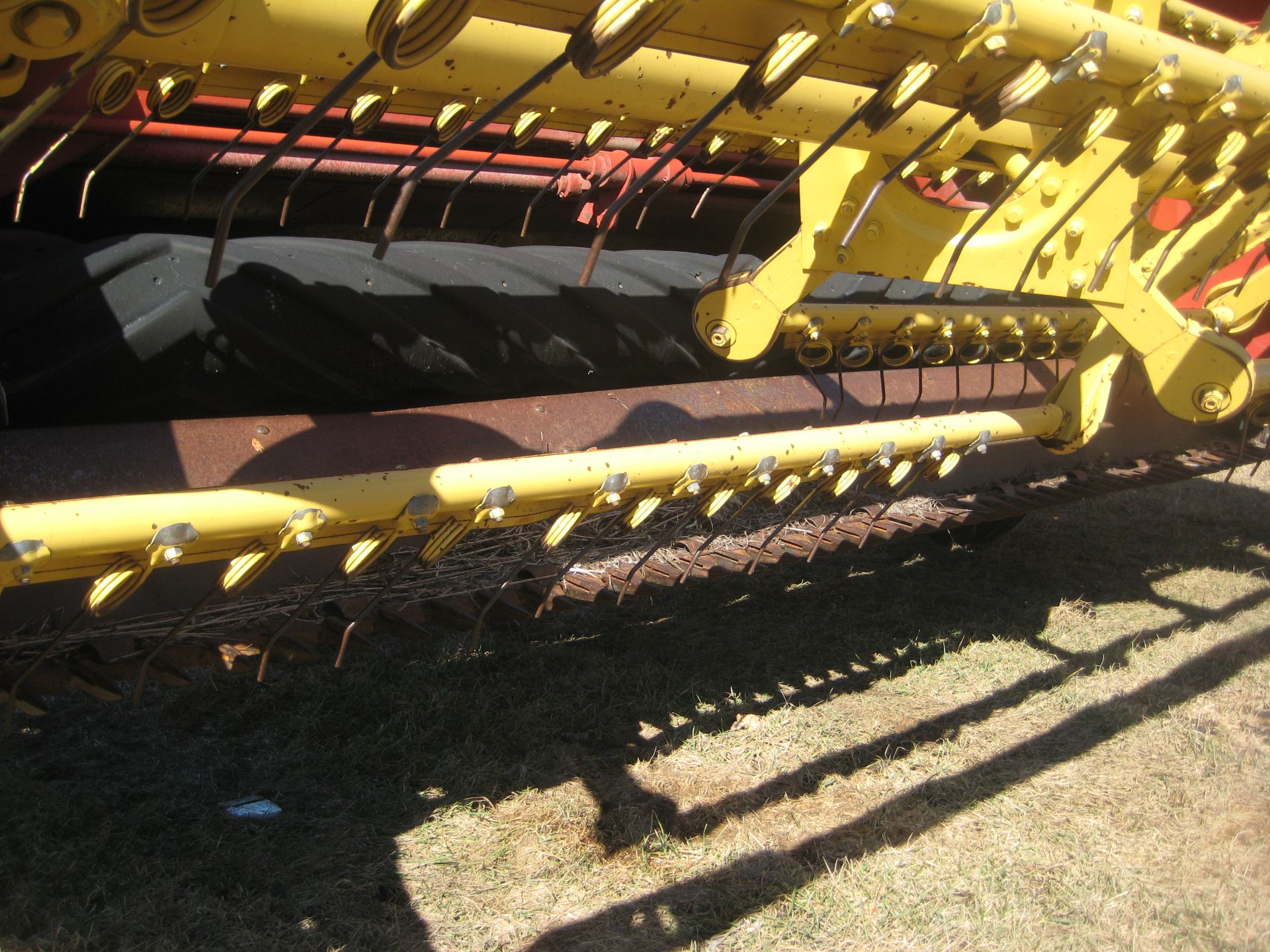 NH 499 12' Hydra Swing Mower Conditioner - Image 4 of 17