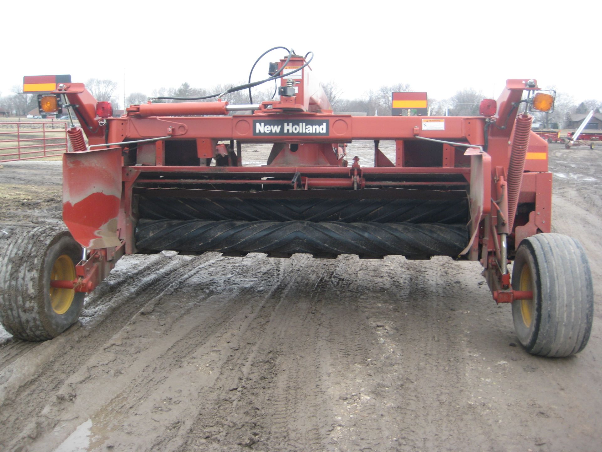 ‘07 NH 1431 MOWER CONDITIONER, SN-Y6B230822, RUBBER ROLLS, DRAWBAR SWIVEL HITCH, GOOD PAINT - Image 5 of 18