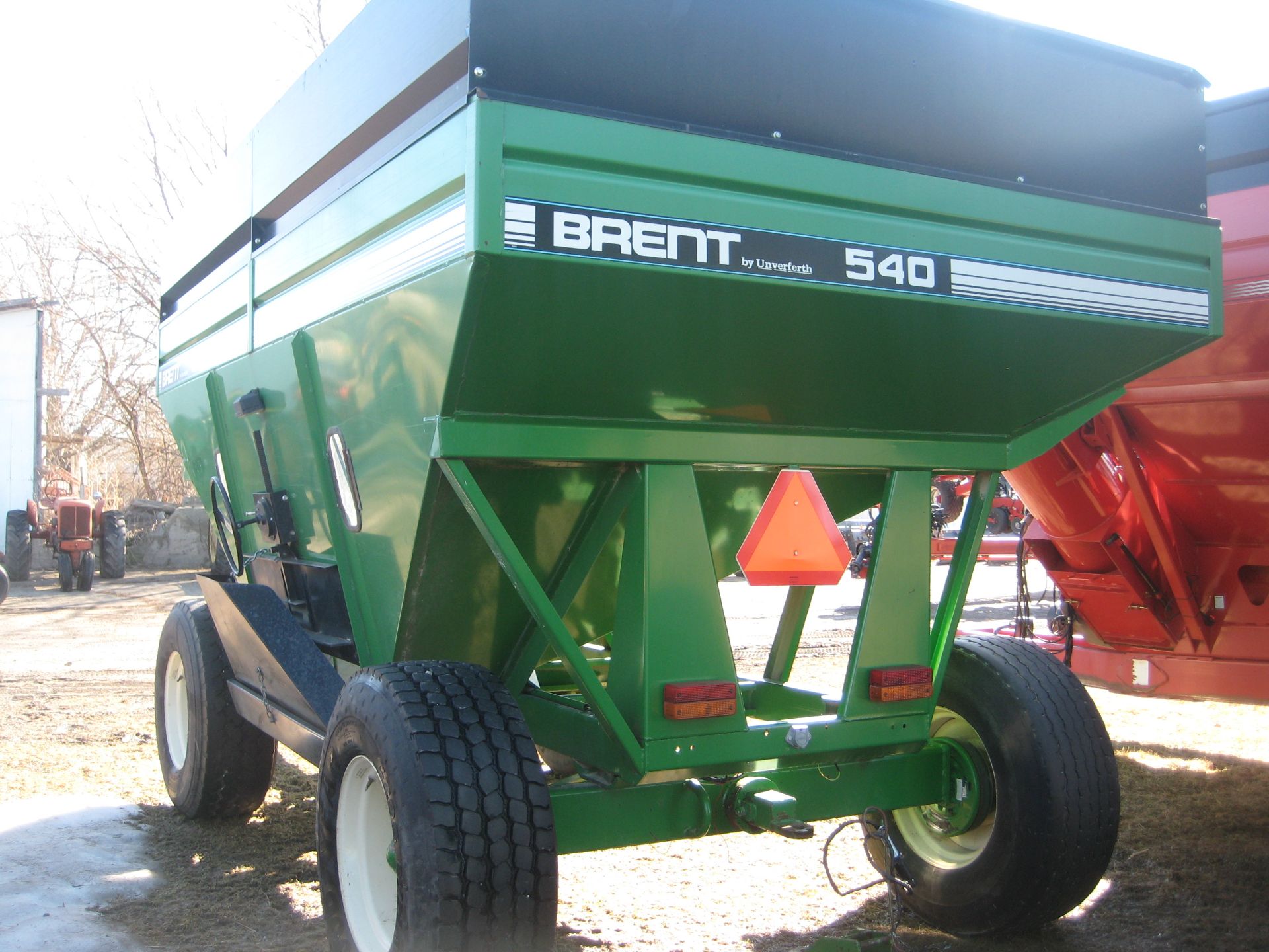 Brent 540 Gravity Wagon, 425-65R/22.5 tires, green - Image 2 of 13