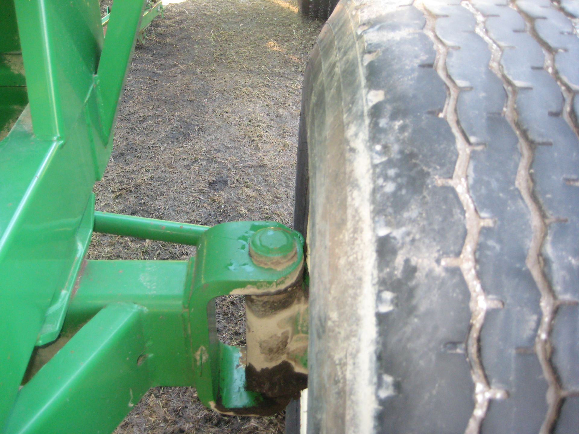 Brent 540 Gravity Wagon, 425-65R/22.5 tires, green - Image 14 of 15