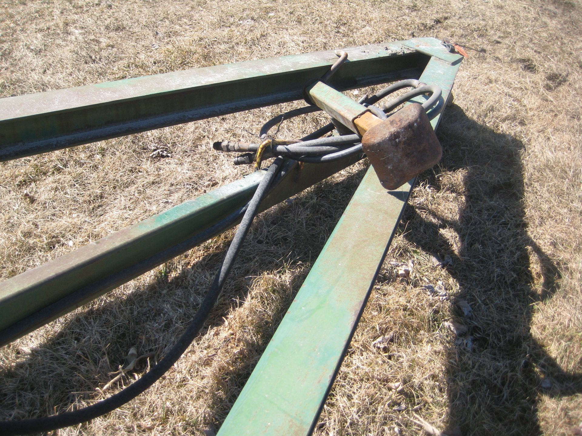 JOHN DEERE 16’ CHISEL PLOW - Image 10 of 11