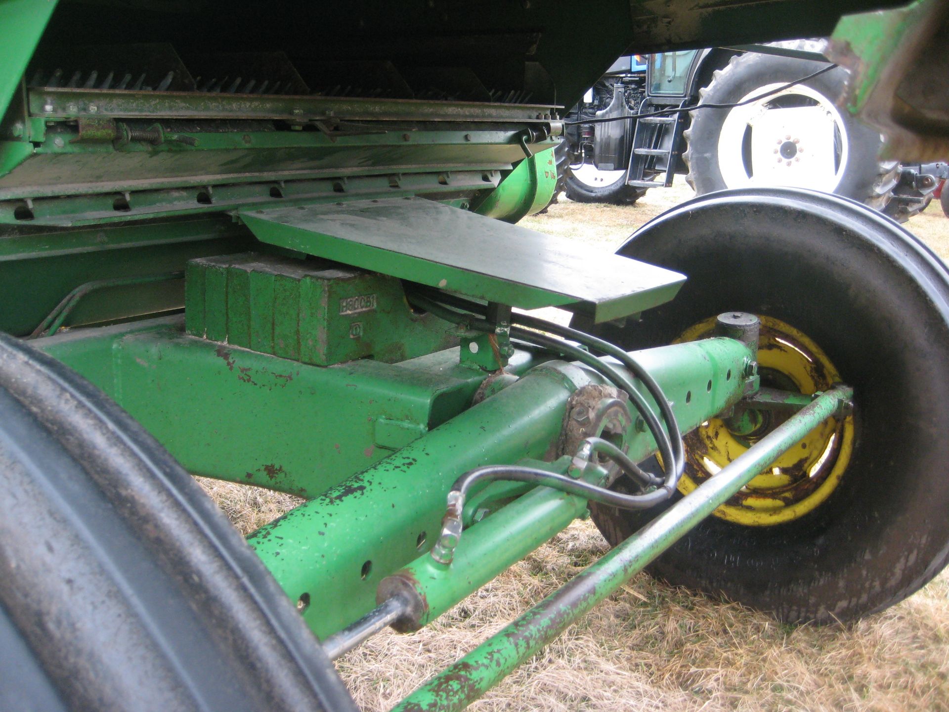 '75 JOHN DEERE 6600 DIESEL COMBINE, 3847 HRS, 23.1/26 TIRES, STRAW CHOPPER, HINIKER TANK EXTENSION - Image 11 of 33