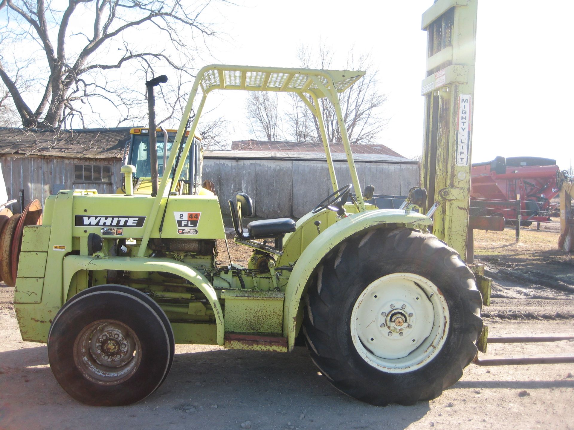 WHITE 2-44 FL, 5000# FORKLIFT, GAS, SIDESHIFT, SN-259 470-483