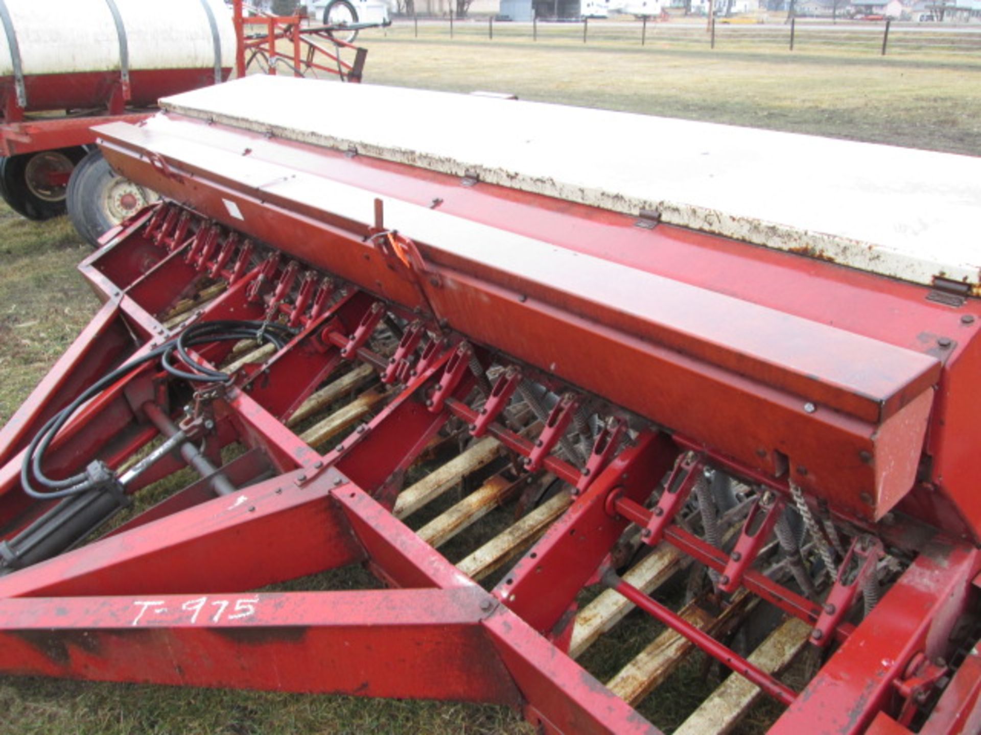 IH GRAIN DRILL 510, GRASS SEED, 13', 7.5" Spacing - Image 10 of 11