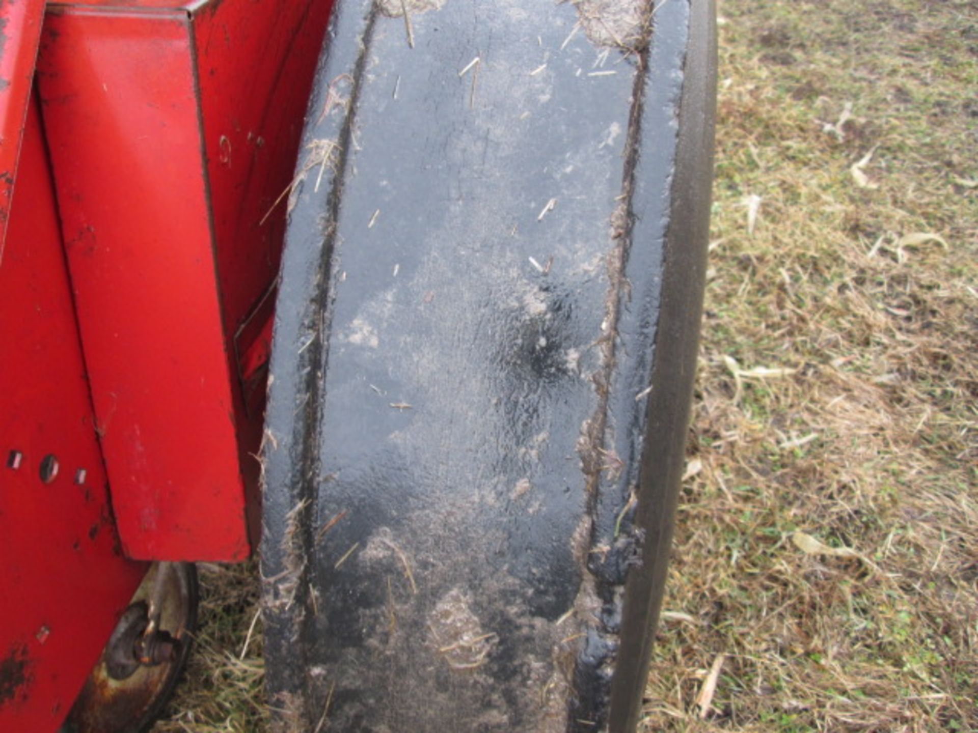 IH GRAIN DRILL 510, GRASS SEED, 13', 7.5" Spacing - Image 5 of 11