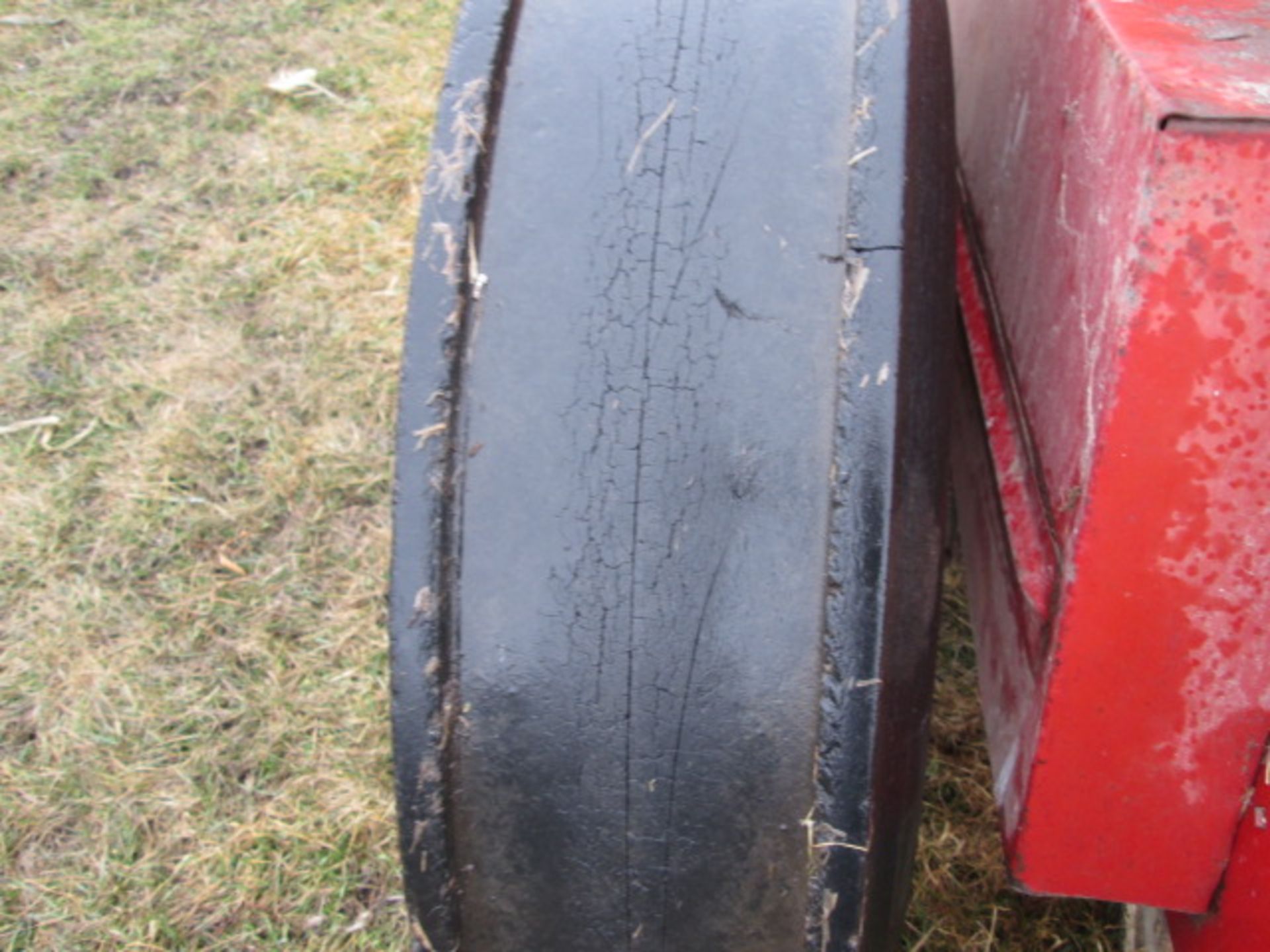 IH GRAIN DRILL 510, GRASS SEED, 13', 7.5" Spacing - Image 6 of 11