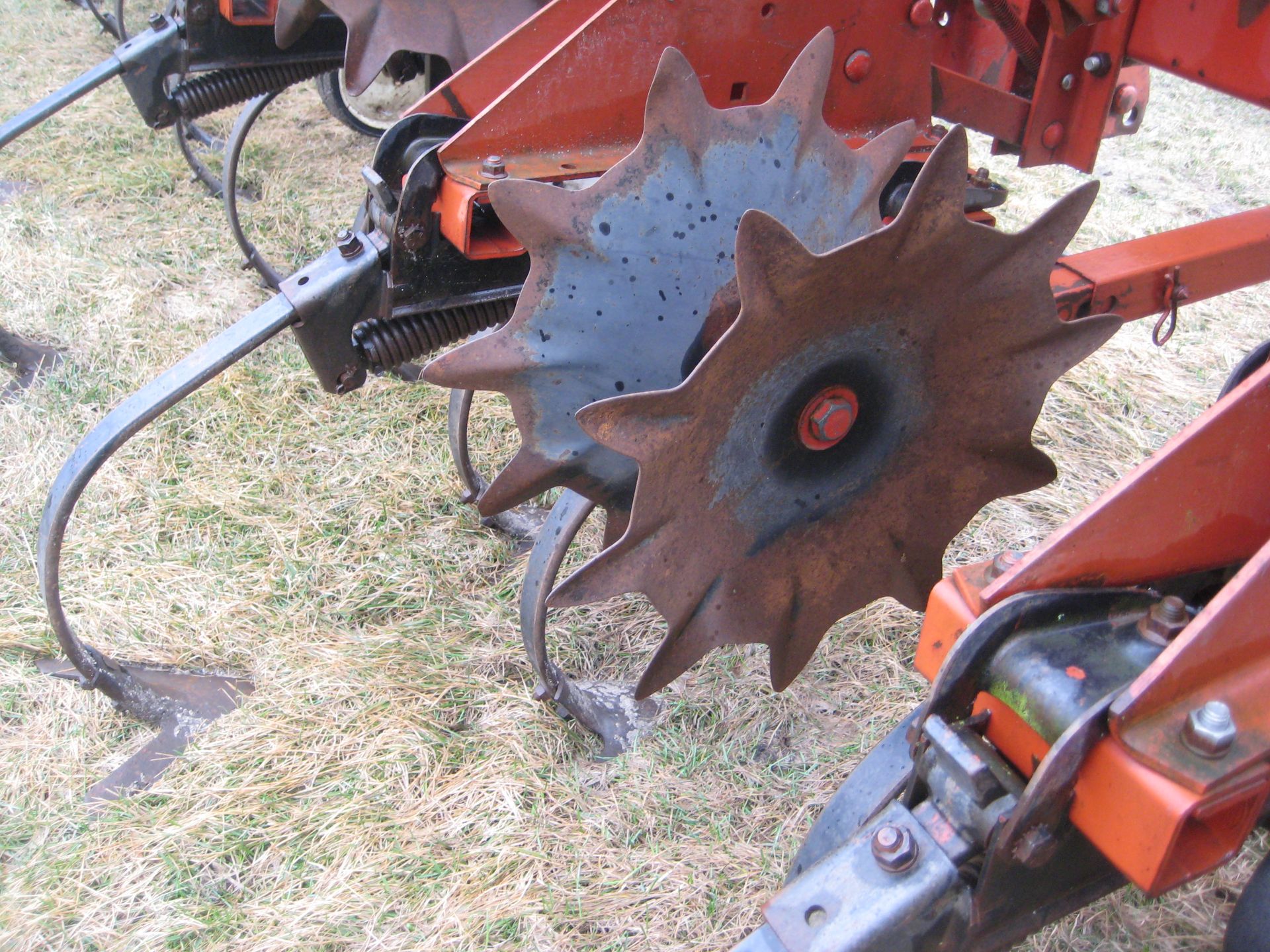 IH 183 12R CULTIVATOR - Image 9 of 14