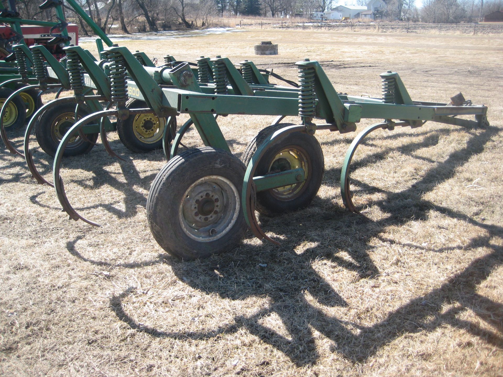 JOHN DEERE 16’ CHISEL PLOW - Image 4 of 11