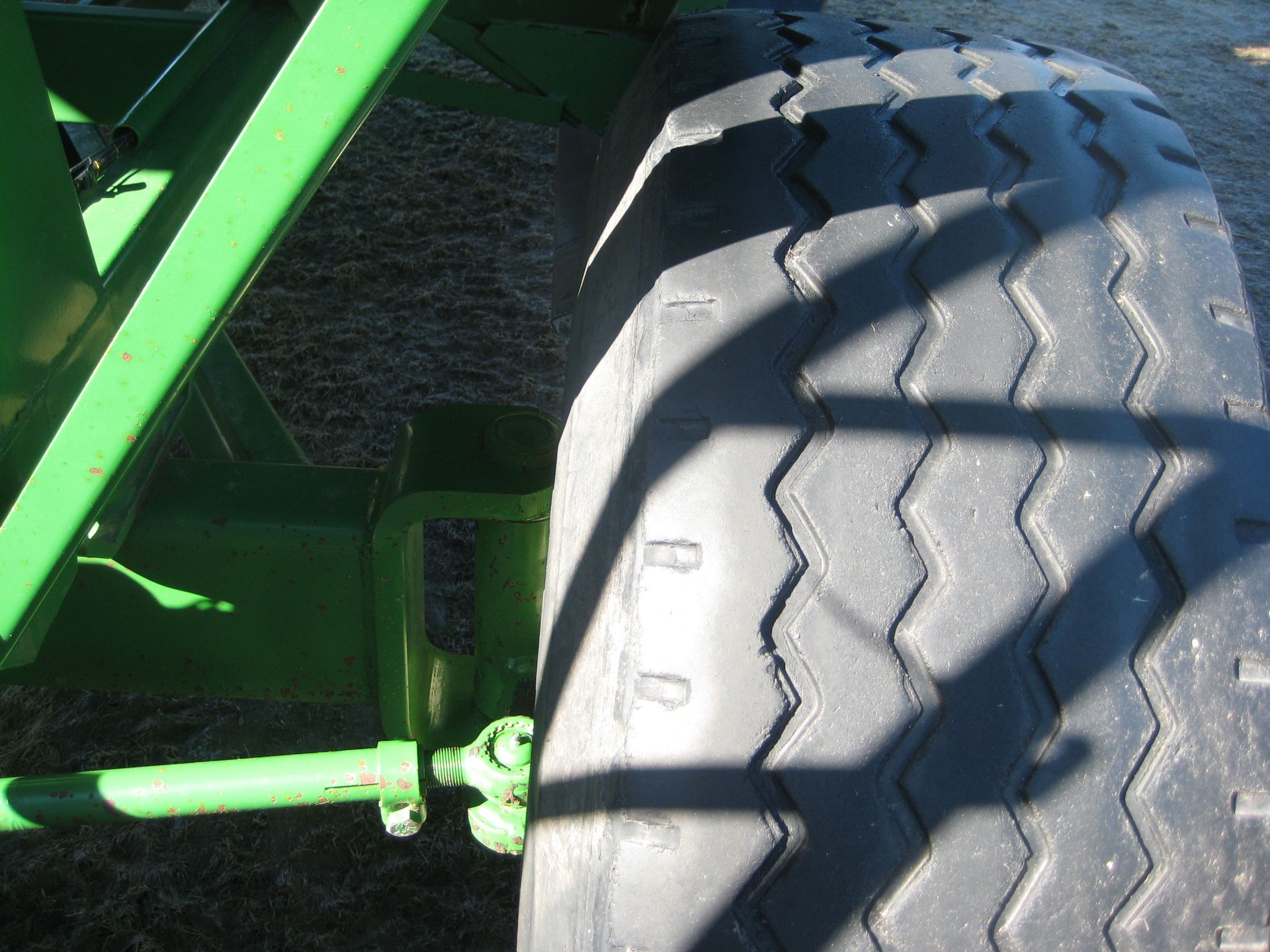 Brent 540 Gravity Wagon, 425-65R/22.5 tires, green - Image 8 of 15
