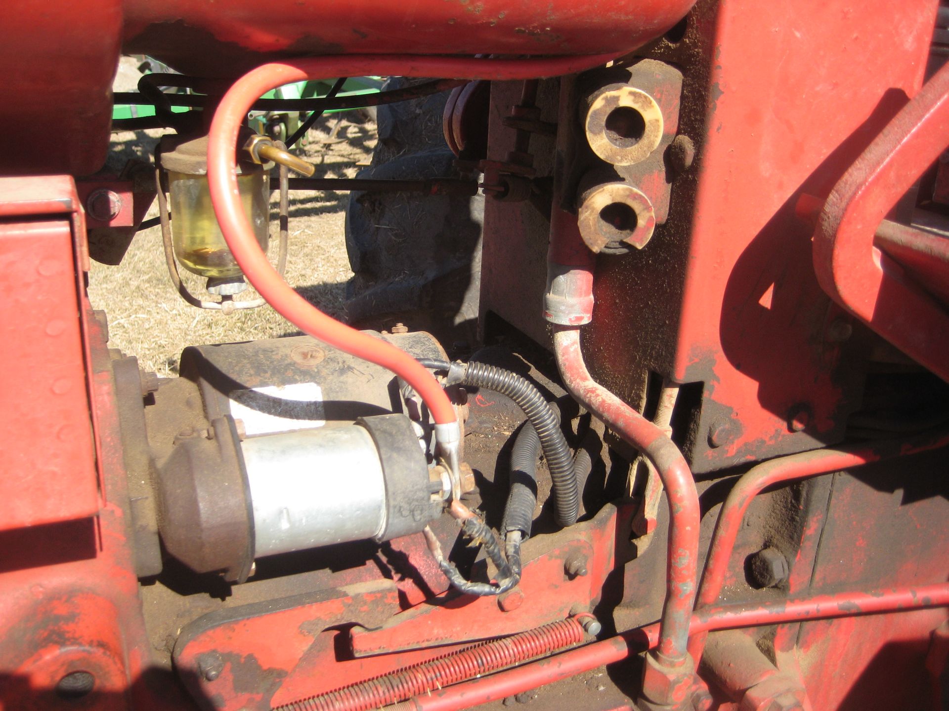 FARMALL 656, GAS, USED LITTLE LAST FEW YEARS, NO KNOWN PROBLEMS, 15.5x 38 Tires, SN-24032 - Image 15 of 18