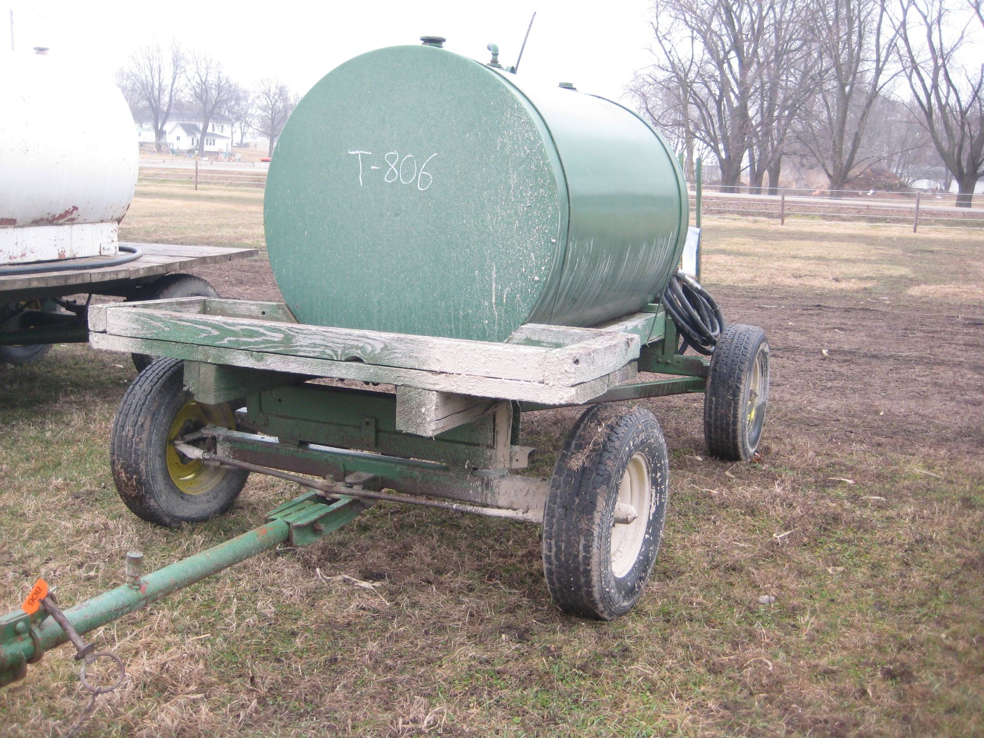 600 GAL FUEL TANK ON GEAR GAS MOTOR W/PUMP - Image 3 of 9