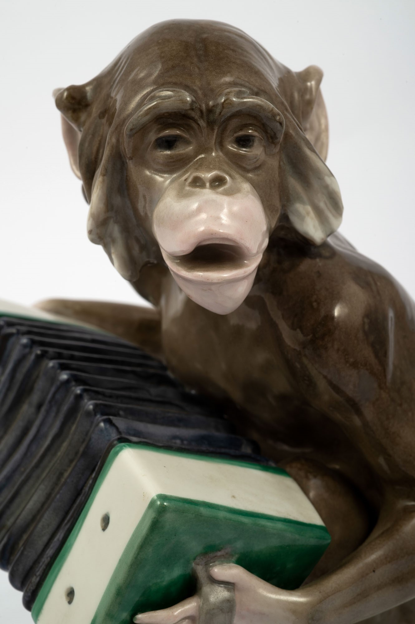 Polychrome porcelain sculpture depicting monkey playing - Image 4 of 6