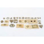 Lot of 27 brooches, buckles and buttons in silver metal and rhinestones