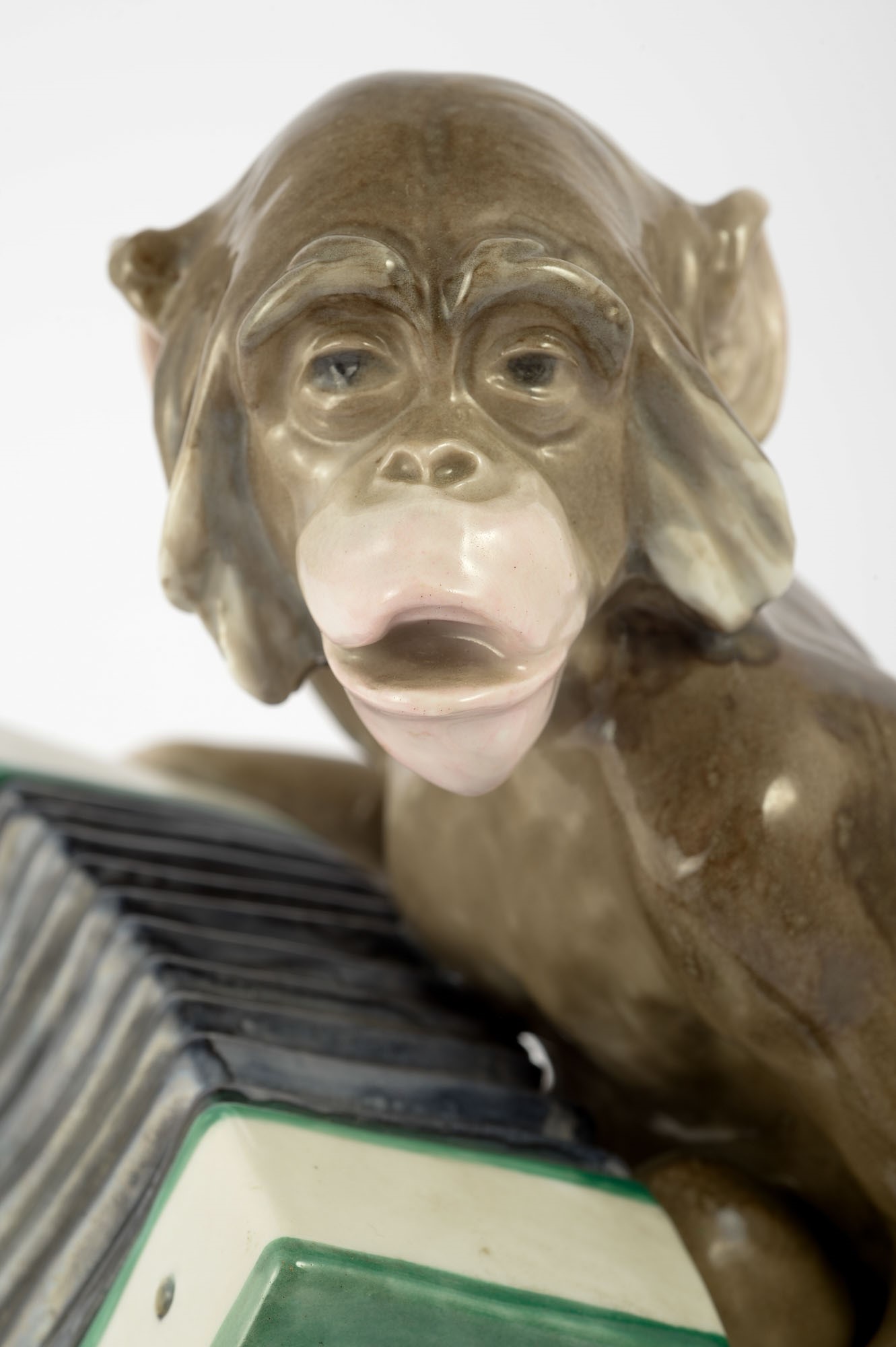 Polychrome porcelain sculpture depicting monkey playing - Image 3 of 6