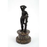 Bronze statuette depicting Venus with marble base