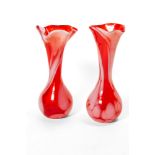 Pair of vases, in red glassh 20 cm