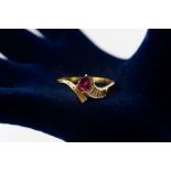 18 kt yellow gold ring manifacture contemporary, contrarié model with tapered cut diamonds and