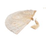 Fan with perforated mother-of-pearl structure late 19th - early 20th century, white lace