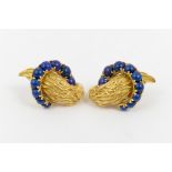 18 kt yellow gold earringsOreficeria Italy, mid 20th century, with sloping lapis lazuli cabochons,