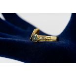 18 kt yellow gold contrariè ring, with oval sapphire and diamonds gr 3.5