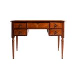 Desk in the manner of Maggiolini manifacture lombarda, '60, in rosewood and walnut briar, in front