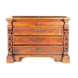 Canterano in walnut wood manifacture romana, 18th century, with four drawers, one of which is thin