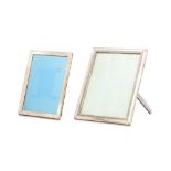 Lot of two silver photo frame, mid 20th century, 23.5 x 17.5 cm and 27 x 21 cm