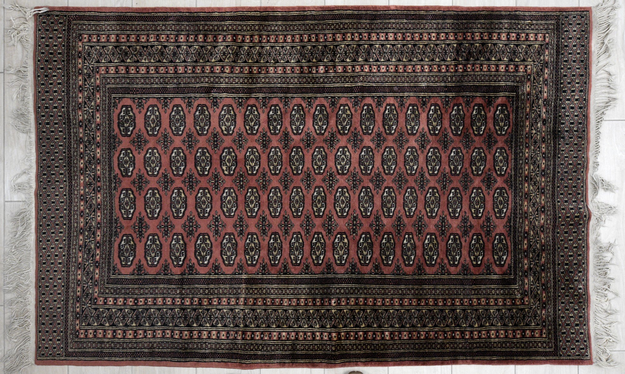 Classic Pakistani Bukara carpet late 20th centuryhandmade carpet, cashmere wool, single knot,