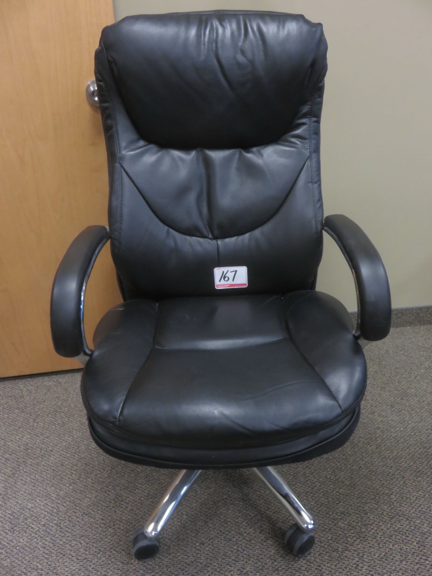 BLACK LEATHER & CHROME EXECUTIVE PNEU ADJ ARM CHAIR