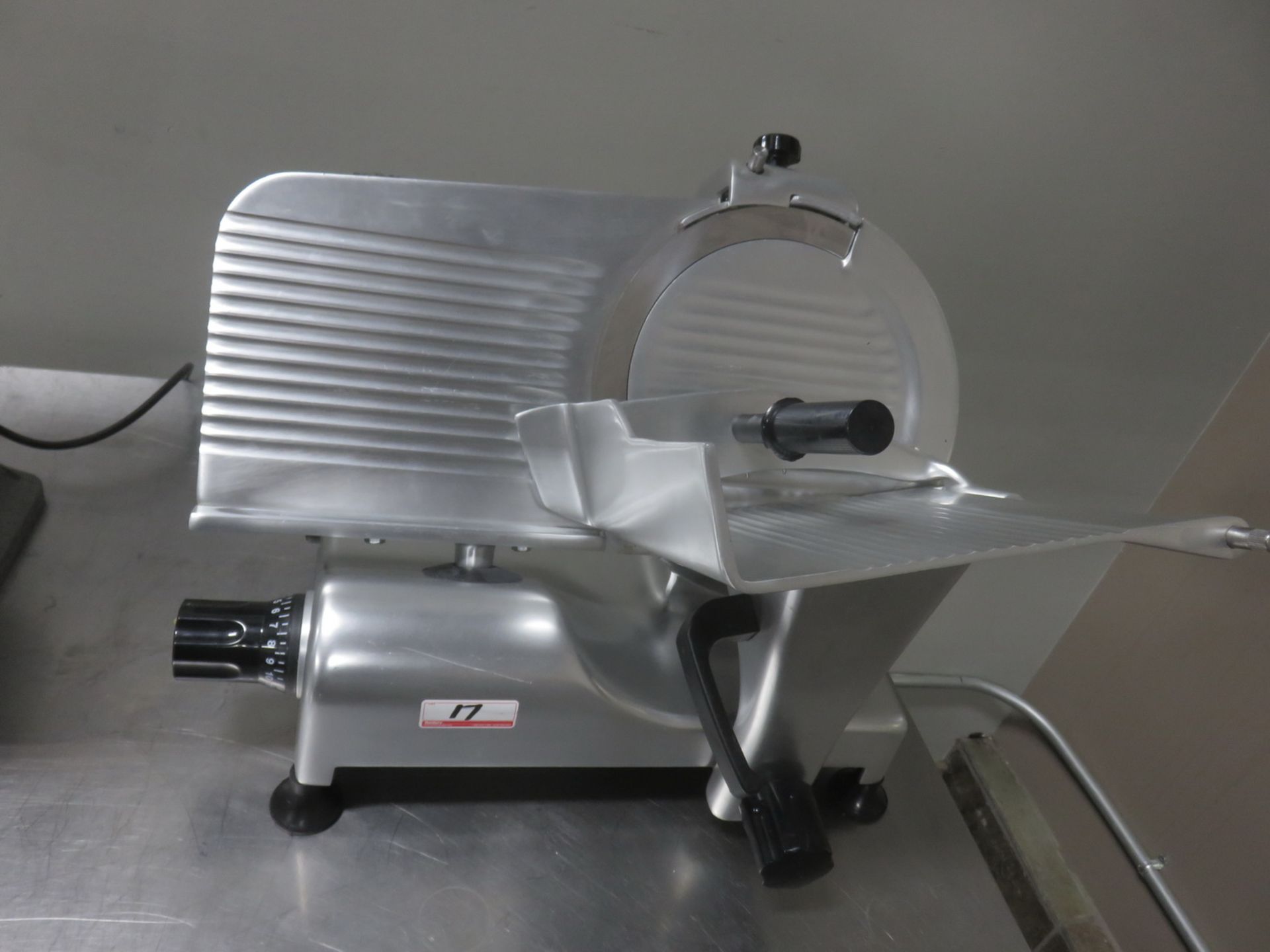 GLOBE G12 12" GRAVITY FEED SLICER