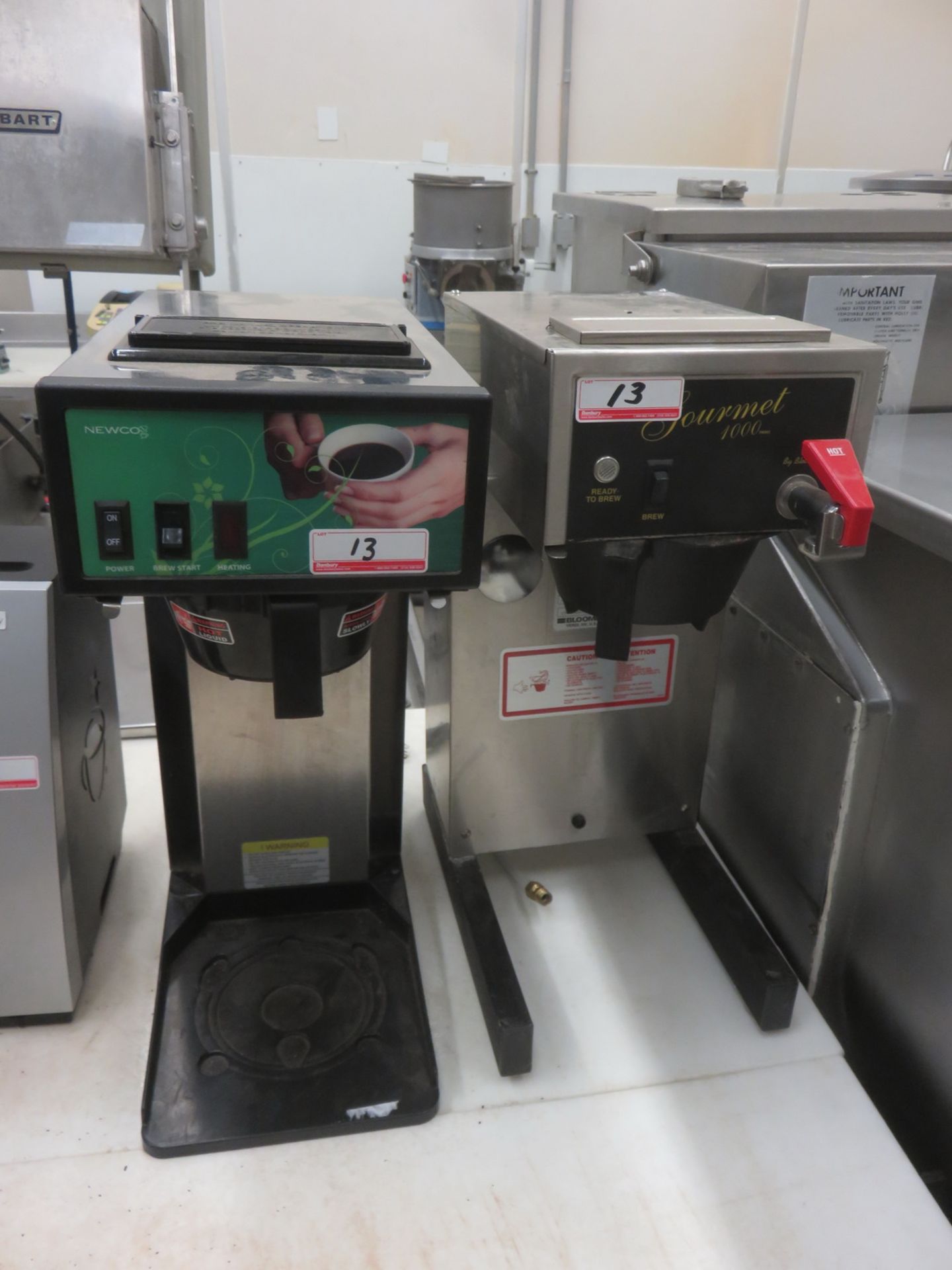 LOT - NEWCO AKH-LD & GOURMET 1000-SE COFFEE MACHINES