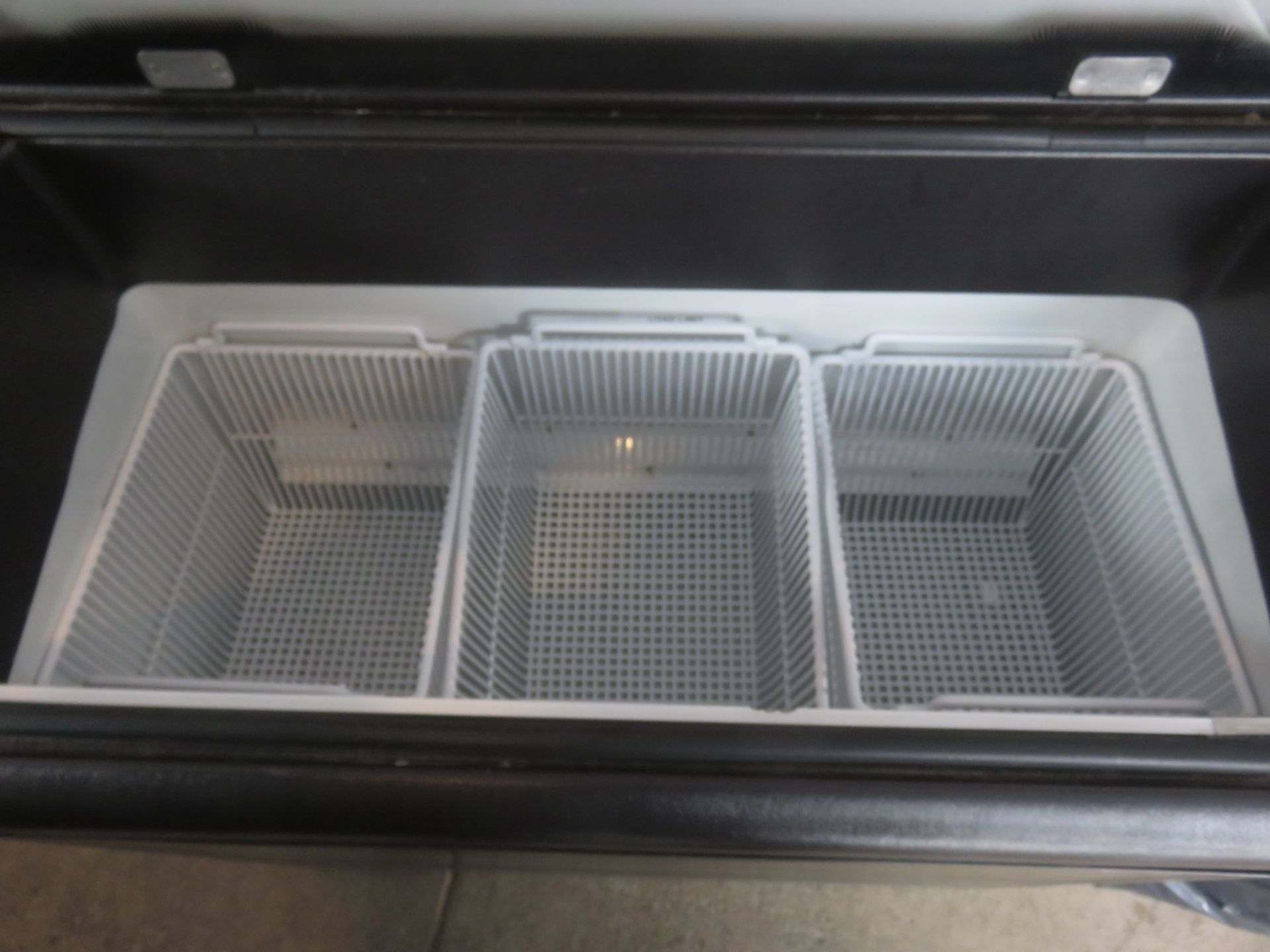 MINUS FORTY 34ALC-L3-T1MS2 PORTABLE 16 X 34" GLASS MERCHANDISING CHEST FREEZER - Image 2 of 2