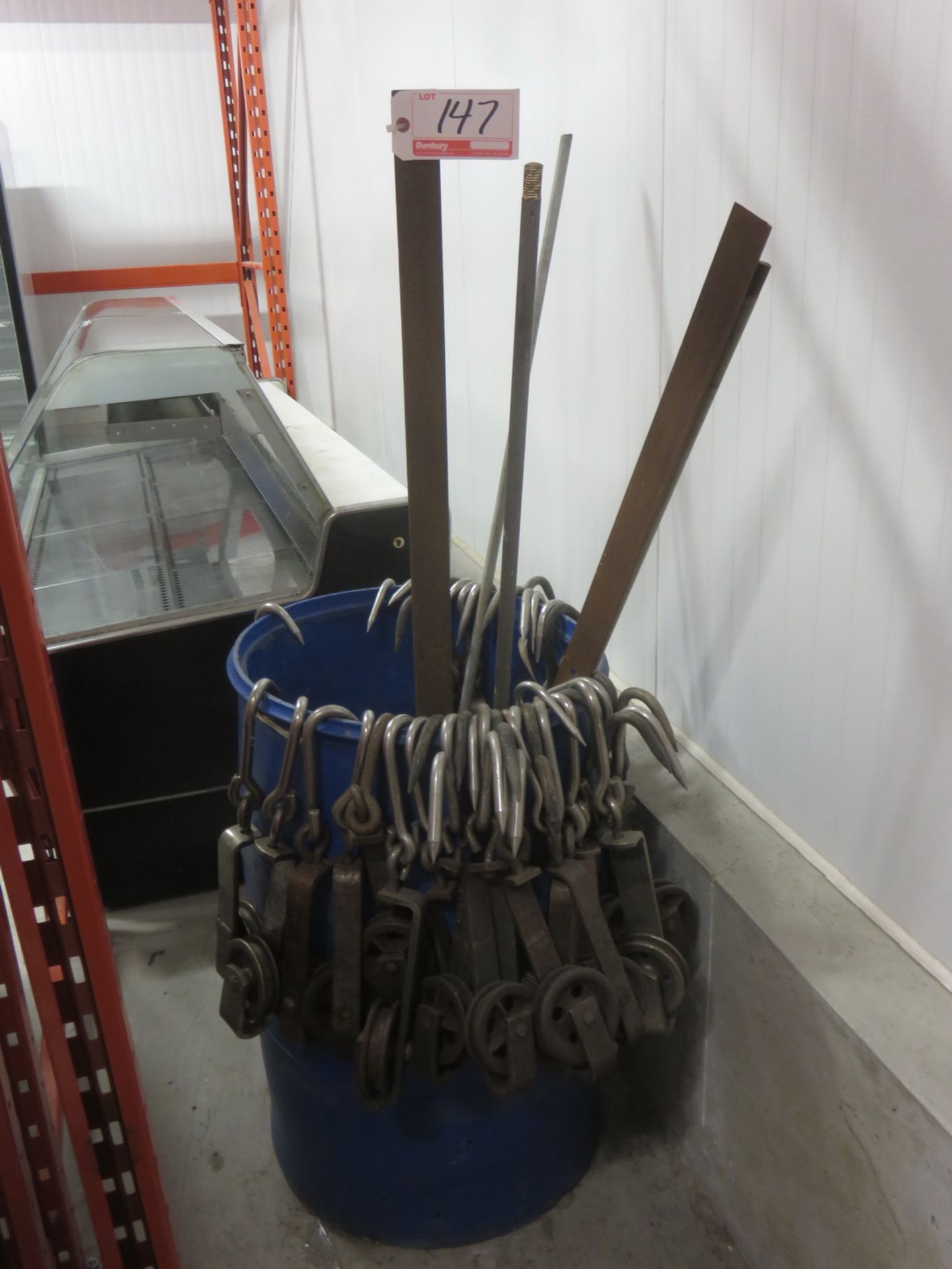 LOT - CUSTOMER STEEL TRACK HANGING MOBILE HOOKS