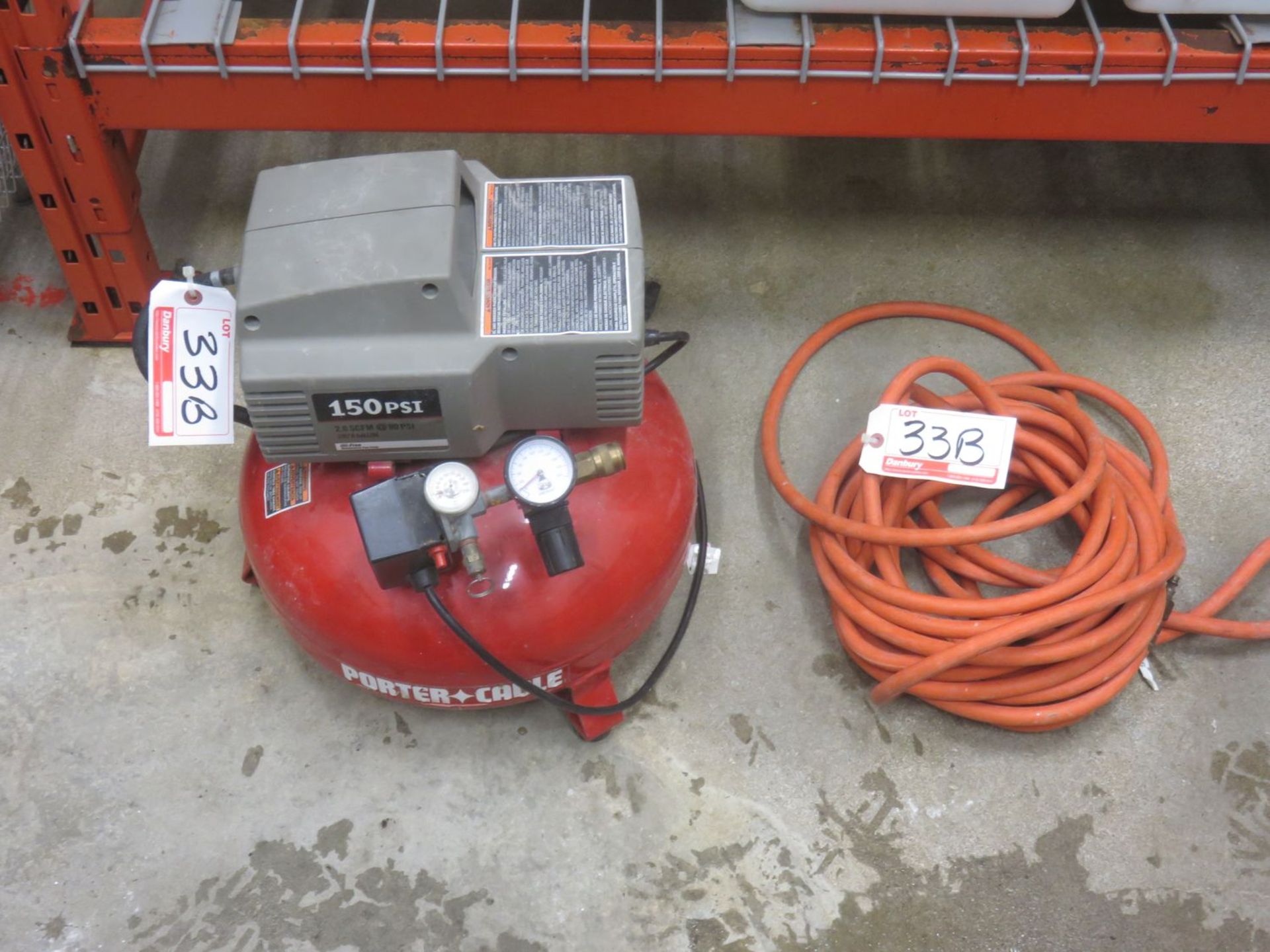 PORTER CABLE 150PSI PORTABLE AIR COMPRESSOR W/ AIR LINE