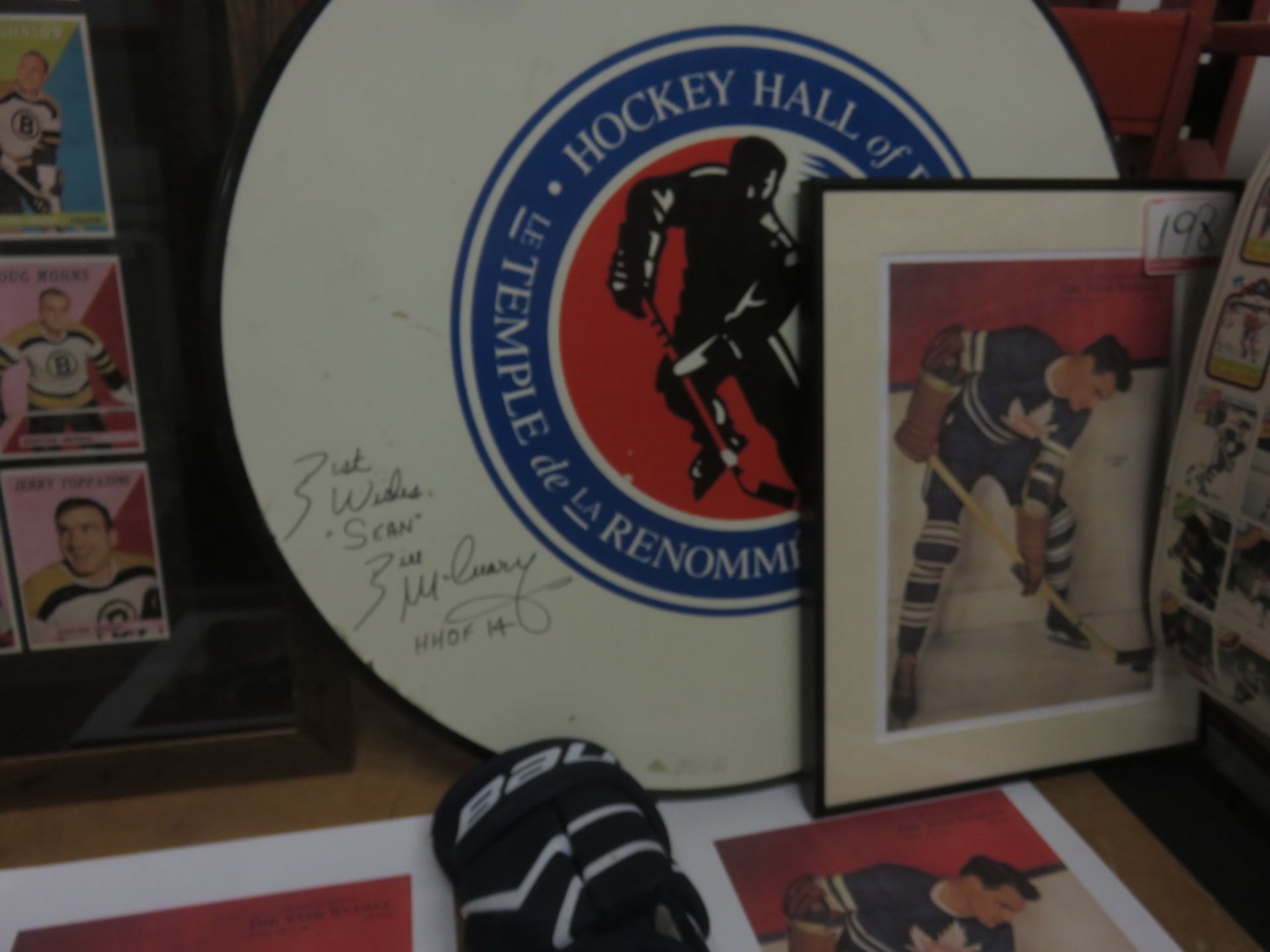 LOT - HOCKEY HALL OF FAME BILL MCCREARY AUTOGRAPHED WALL ART, ASSORTED HOCKEY CARD WALL ART, - Image 3 of 3