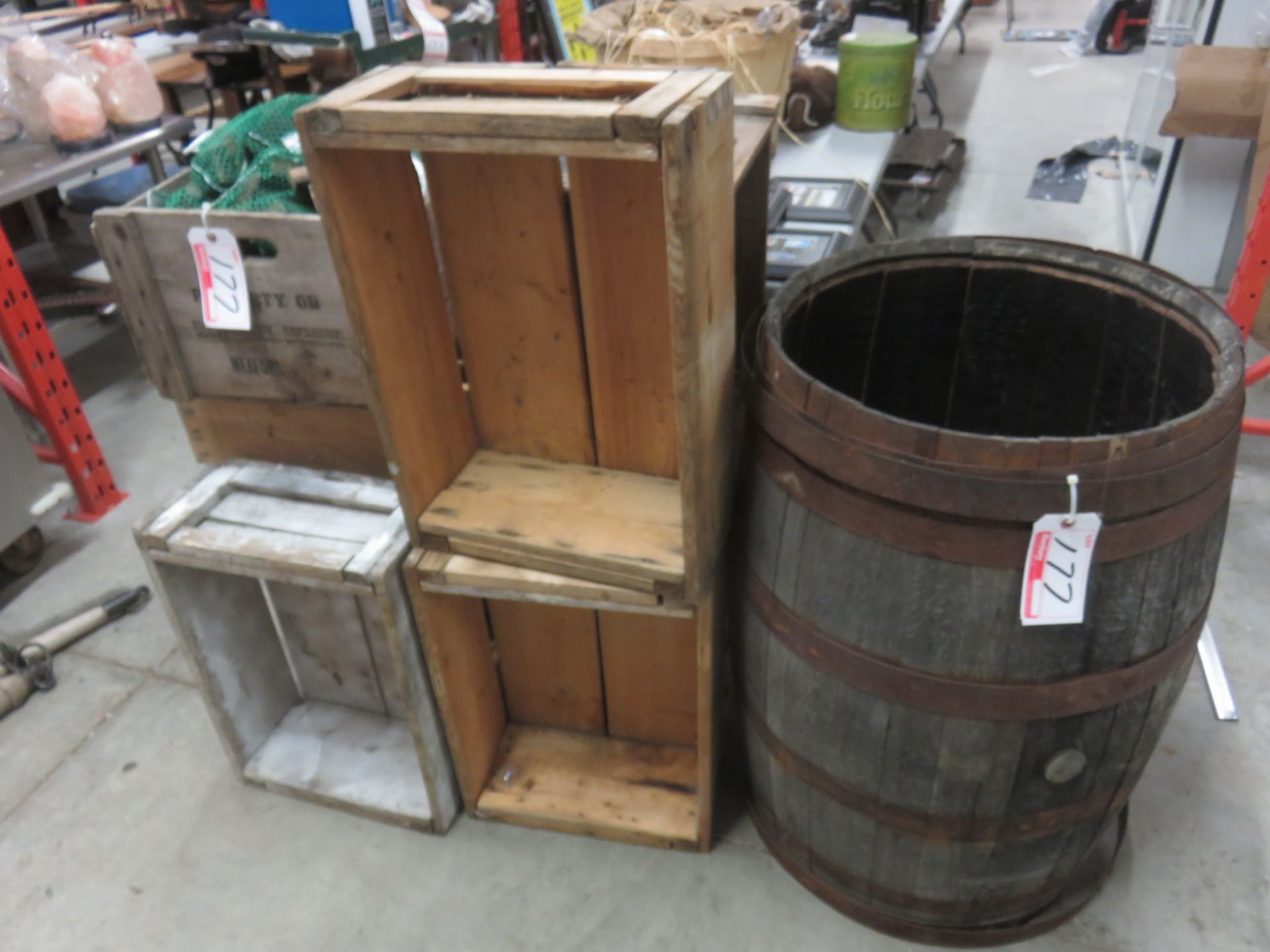 LOT - WOOD BARREL & ORCHARD BOXES